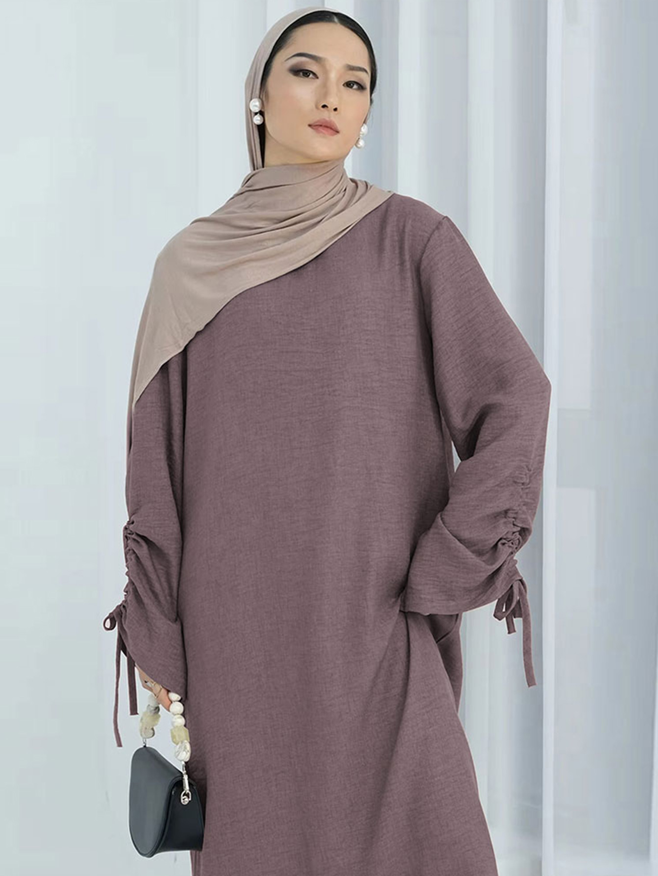 Arabska długa szata Abaya Skro – Winter Clothing Dubai recenzja i cena